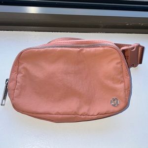 Lululemon Everywhere Belt Bag
